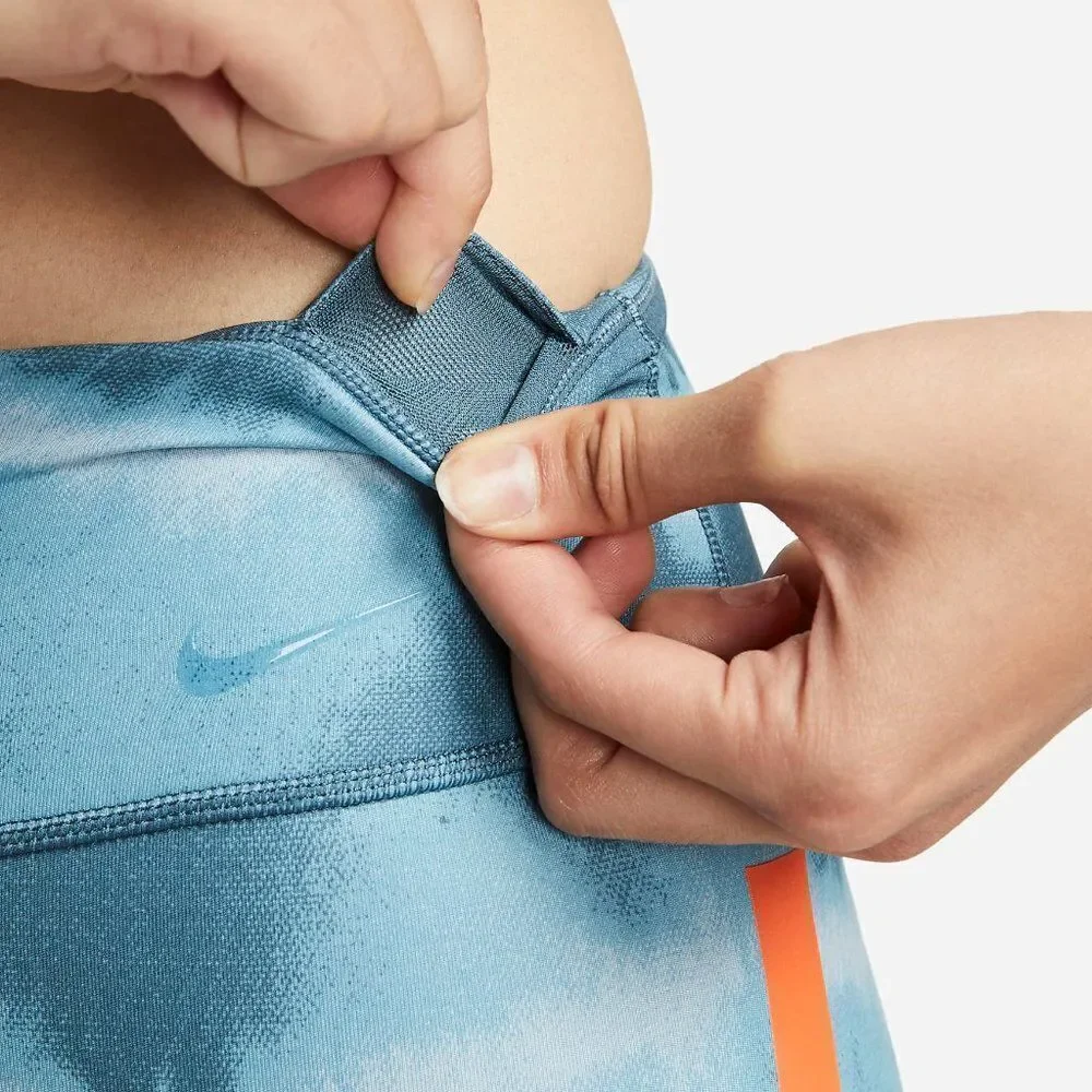 Nike One Luxe Women's 7" Mid Rise Training Shorts DO7814-058 - Picture 13 of 14